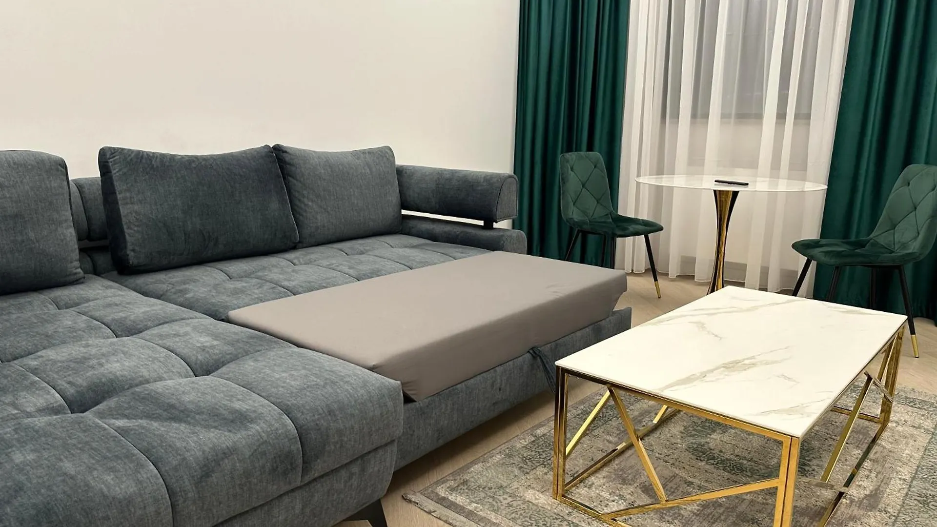 شقة بوخارست  في Cortina North Studio And Parking رومانيا