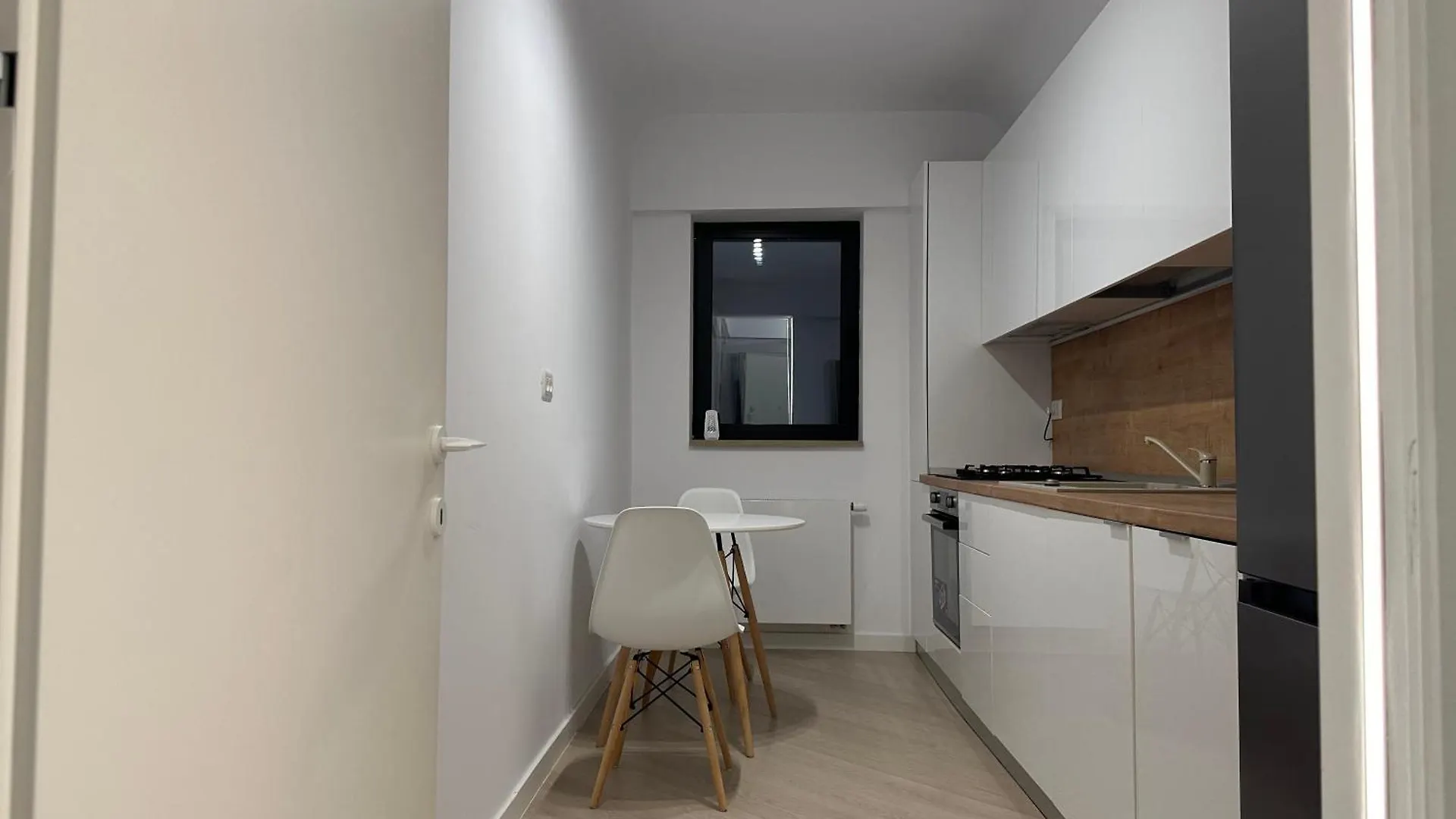 شقة بوخارست  في Cortina North Studio And Parking
